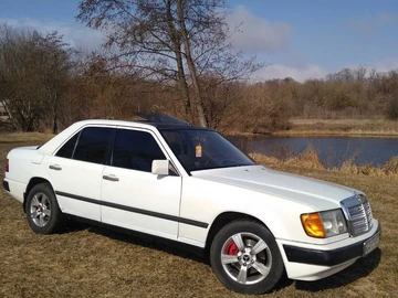 Авто Mercedes 220 1986 № 8603436