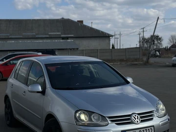 Авто Volkswagen Golf 2004 № 8604763