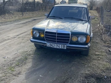 Авто Mercedes 240 1983 № 8604799