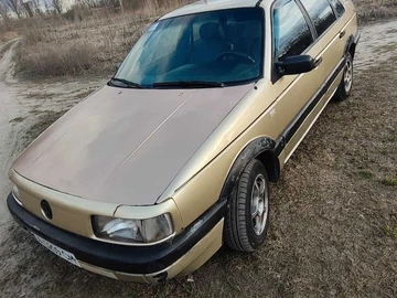 Авто Volkswagen Passat Sedan 1989 № 8605066