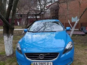 Авто Volvo V40 Kombi 2013 № 8605147