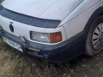 Авто Volkswagen Passat Sedan 1993 № 8605802