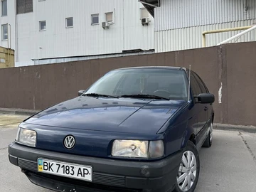 Авто Volkswagen Passat Sedan 1991 № 8605876