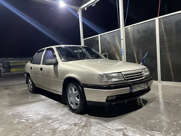 Авто Opel Vectra 1989 № 8606117
