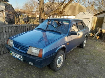 Авто ВАЗ 21099 1992 № 8607891