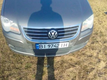 Авто Volkswagen Touran 2009 № 8607897