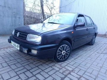 Авто Volkswagen Vento 1993 № 8608217