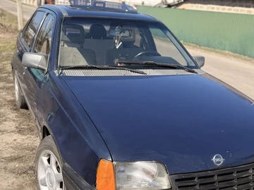 Авто Opel Kadett 1988 № 8608431