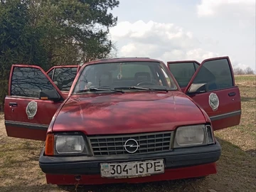 Авто Opel Ascona 1987 № 8608816