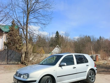 Авто Volkswagen Golf 2000 № 8609140