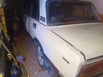 Авто ВАЗ 2107 1988 № 8610889