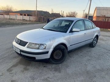 Авто Volkswagen Passat Sedan 1999 № 8610945