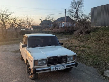 Авто ВАЗ 2107 1986 № 8611240