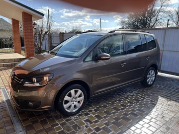 Авто Volkswagen Touran 2011 № 8611313