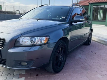 Авто Volvo V50 2009 № 8611329