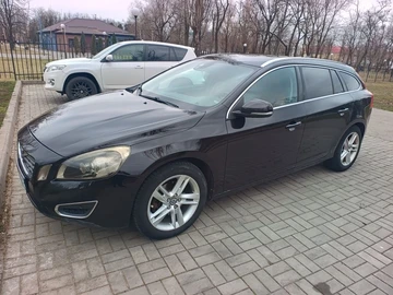 Авто Volvo V60 2011 № 8612183