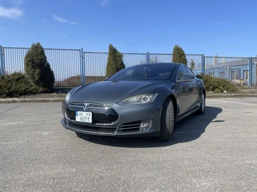 Авто Tesla Model S 2013 № 8612383