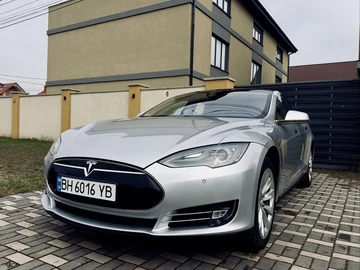 Авто Tesla Model S 2015 № 8612643