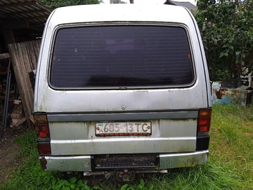 Авто Mazda E 2000 2200 Bus 1997 № 8613269