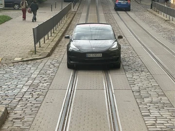 Авто Tesla Model 3 2018 № 8613395