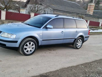 Авто Volkswagen Passat Variant 2000 № 8614176