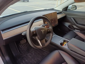 Авто Tesla Model 3 2021 № 8614213
