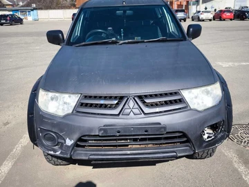 Авто Mitsubishi L 200 2014 № 8614228