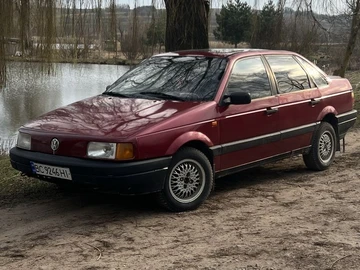 Авто Volkswagen Passat Sedan 1989 № 8614310