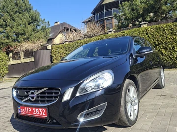 Авто Volvo V60 2013 № 8615244