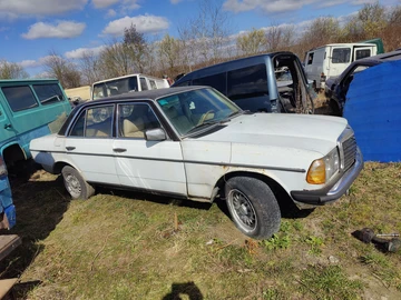 Авто Mercedes 240 1982 № 8615773