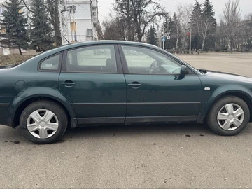 Авто Volkswagen Passat Sedan 2000 № 8615808