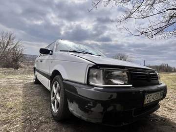 Авто Volkswagen Passat Hatchback 1990 № 8615881