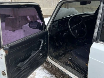 Авто ВАЗ 2107 1998 № 8616041