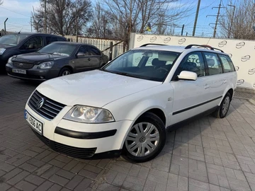 Авто Volkswagen Passat Variant 2001 № 8616061