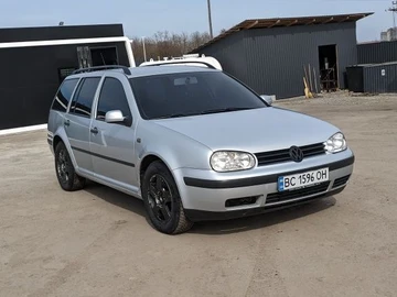 Авто Volkswagen Golf 2001 № 8617000