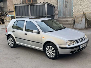 Авто Volkswagen Golf 2000 № 8617402