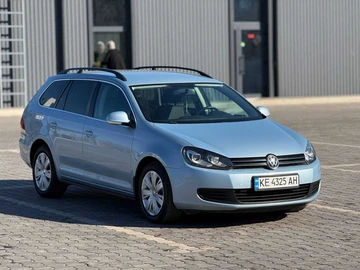 Авто Volkswagen Golf 2010 № 8617452
