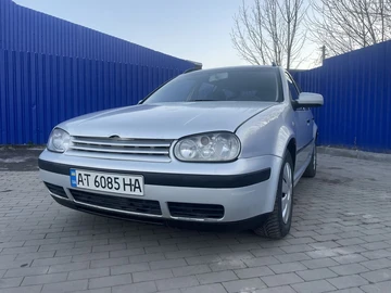 Авто Volkswagen Golf 2000 № 8618137
