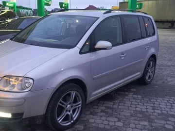Авто Volkswagen Touran 2006 № 8618162