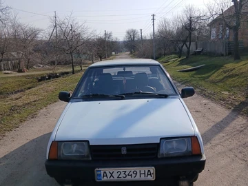 Авто ВАЗ 2109 1992 № 8618329