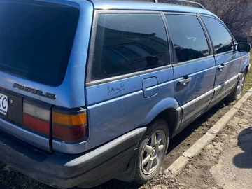 Авто Volkswagen Passat Variant 1993 № 8618377