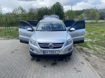 Авто Volkswagen Tiguan 2010 № 8618394