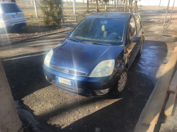 Авто Ford Fiesta 2005 № 8618374