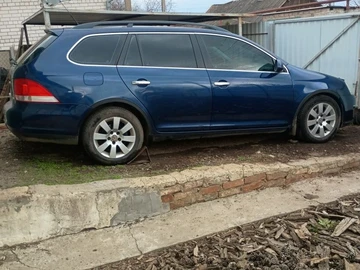 Авто Volkswagen Golf 2009 № 8618674