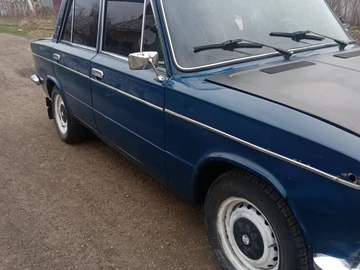 Авто ВАЗ 2103 1974 № 8618931