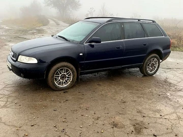 Авто Audi A4 2000 № 8619406