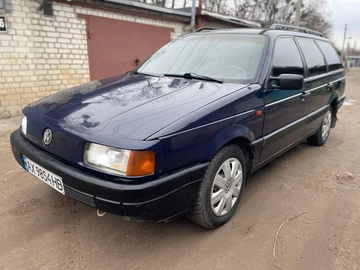 Авто Volkswagen Passat Variant 1993 № 8619418