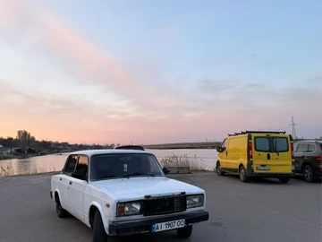 Авто ВАЗ 2107 1988 № 8619622