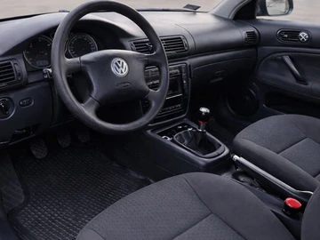 Авто Volkswagen Passat Variant 2004 № 8619688