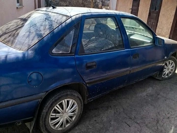 Авто Opel Vectra 1998 № 8619984